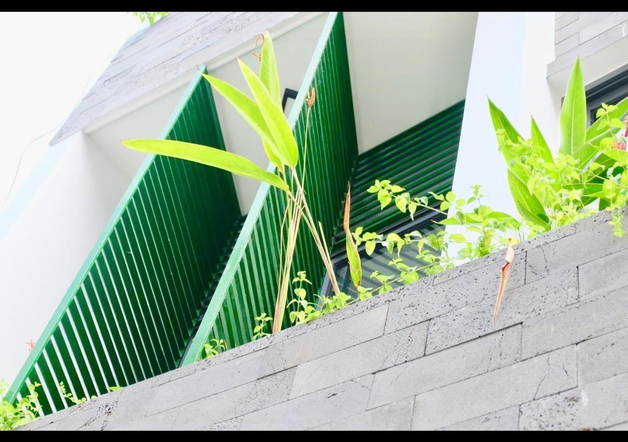 6 Bedroom House - Best Location - 5Mins My Khe Beach ダナン市 エクステリア 写真