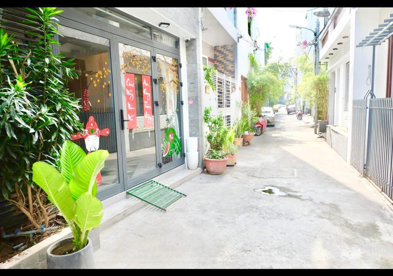 6 Bedroom House - Best Location - 5Mins My Khe Beach ダナン市 エクステリア 写真