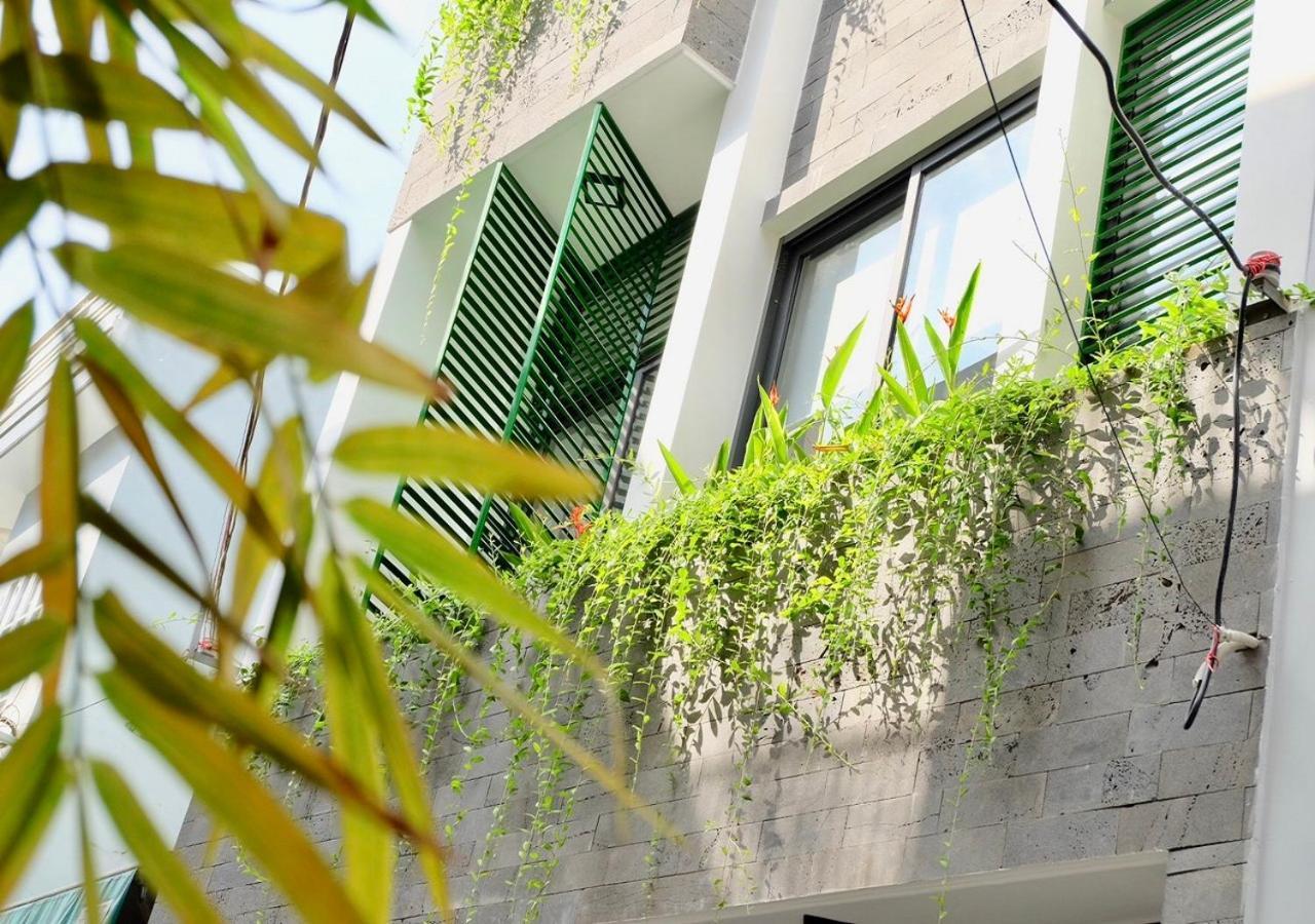 6 Bedroom House - Best Location - 5Mins My Khe Beach ダナン市 エクステリア 写真